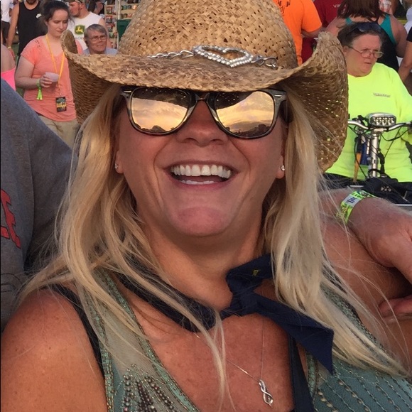 Meet your Posher, Kristi - Picture 1 of 1